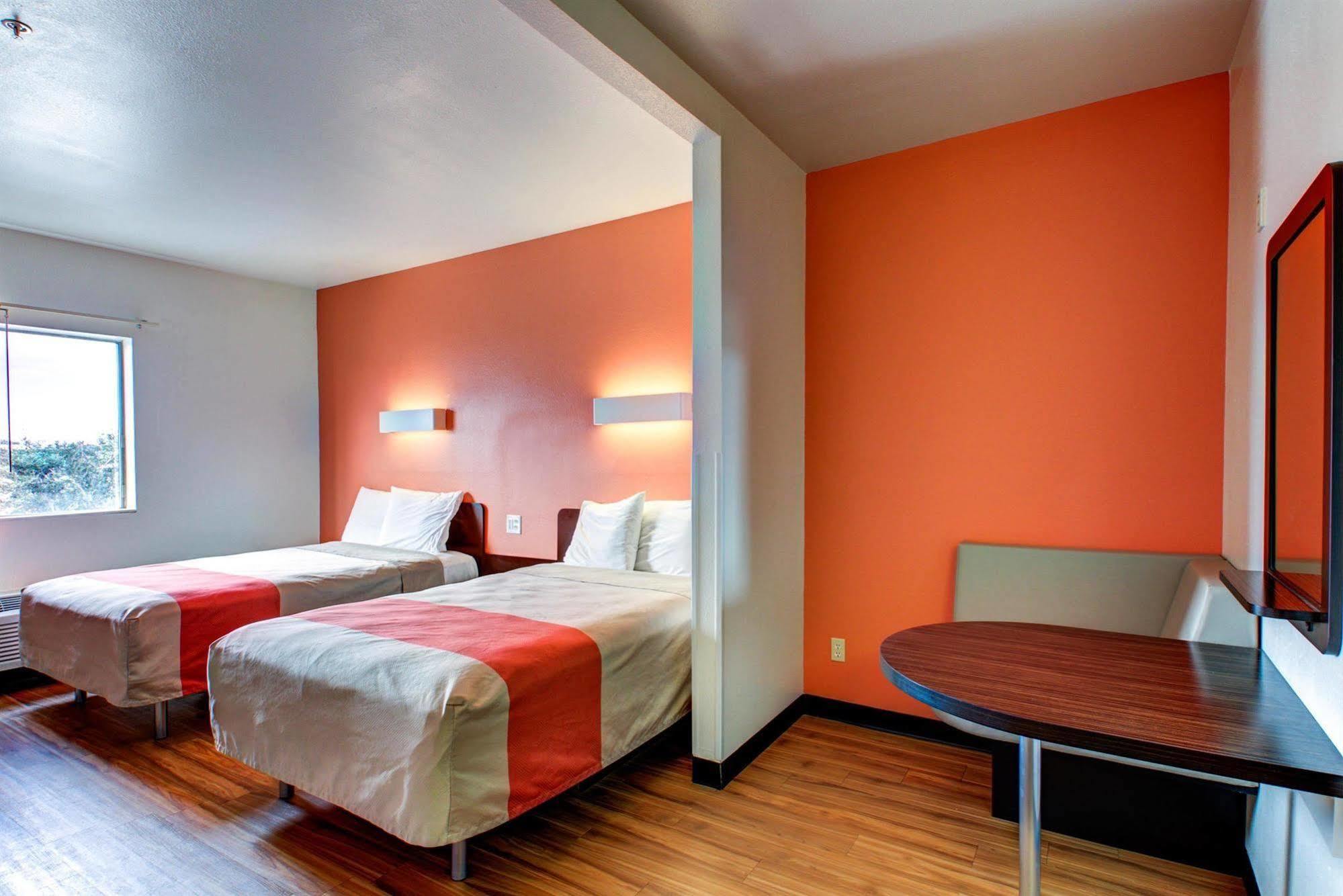 Motel 6 Waco - Woodway Bagian luar foto