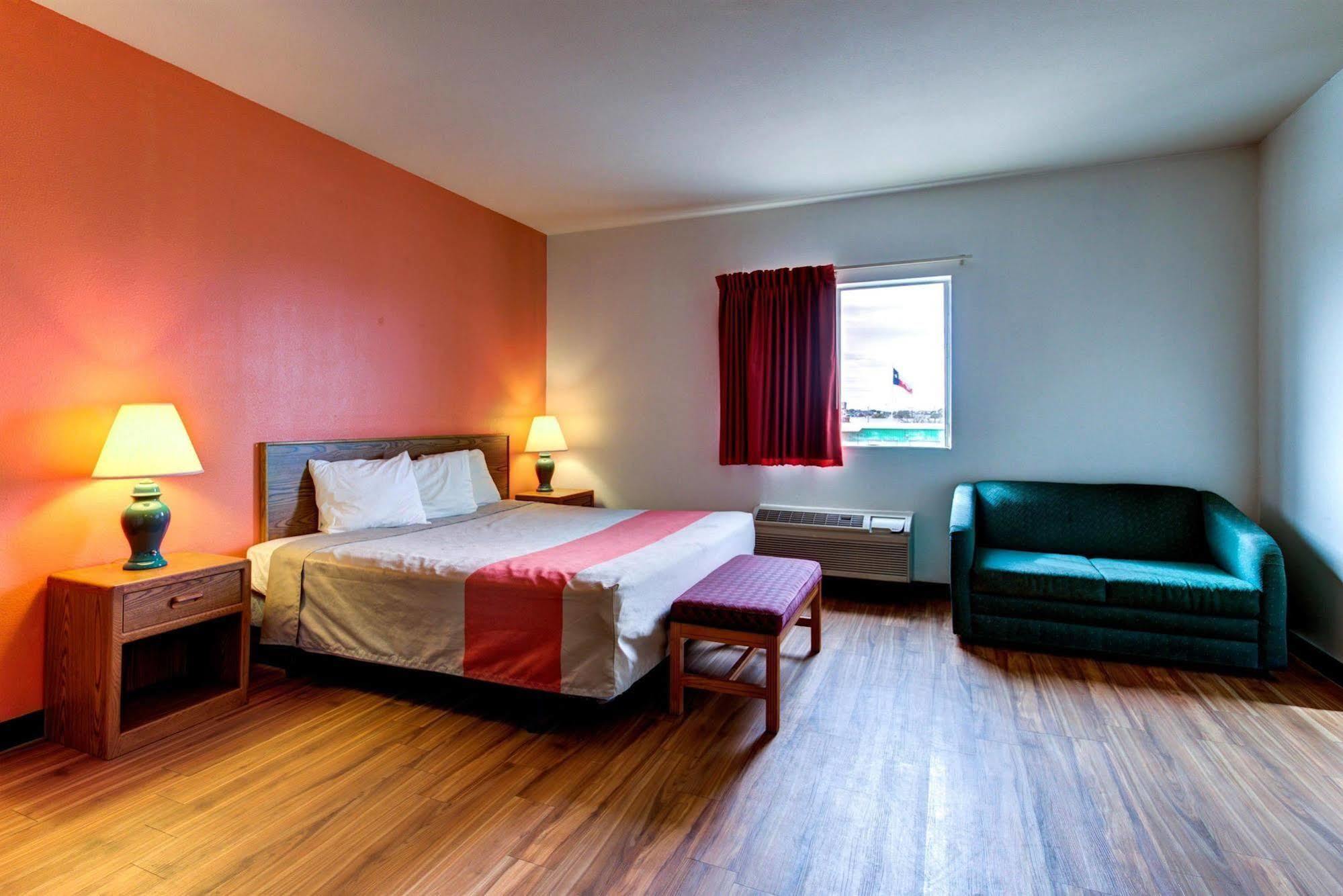 Motel 6 Waco - Woodway Bagian luar foto