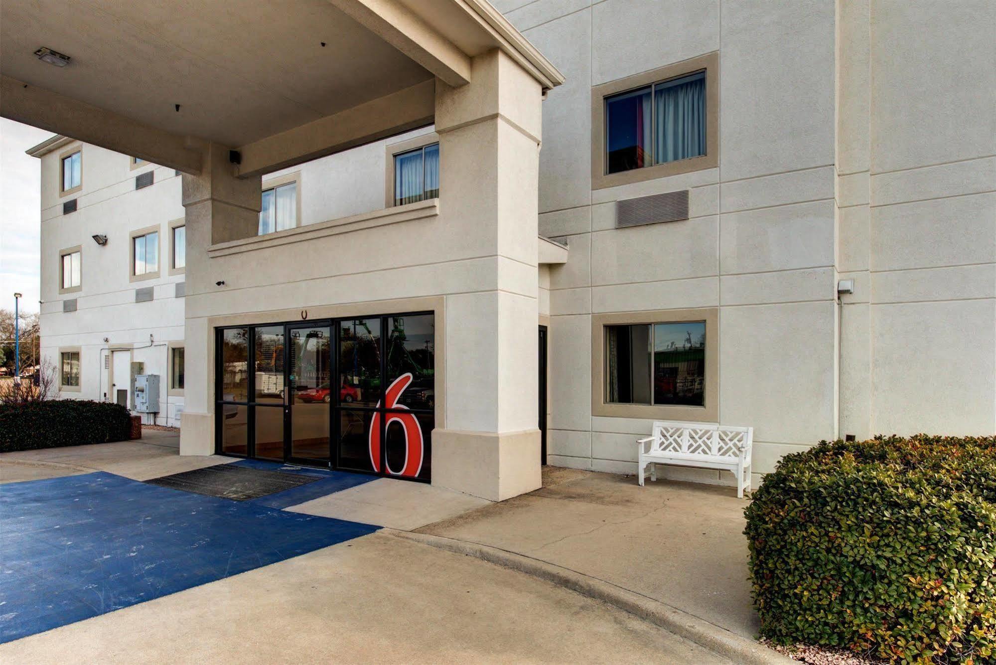 Motel 6 Waco - Woodway Bagian luar foto